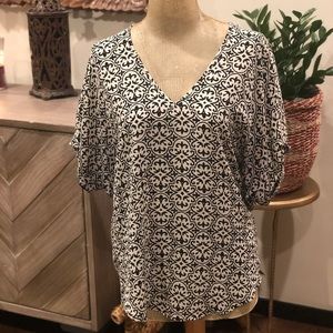 3 FOR 23: LUSH Kimono Sleeve Printed Tunic Top